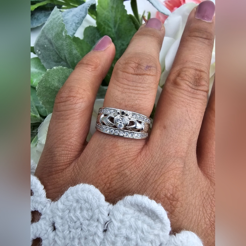 🥰 CLADDAGH BAND RING - Picture 5 of 6